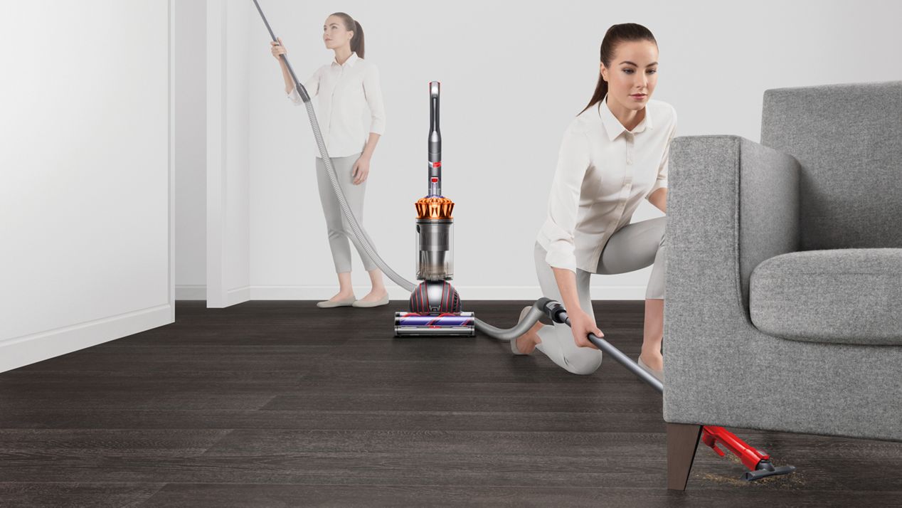 Cleaning different areas with the instant-release wand Cleaning different areas with the instant-release wand