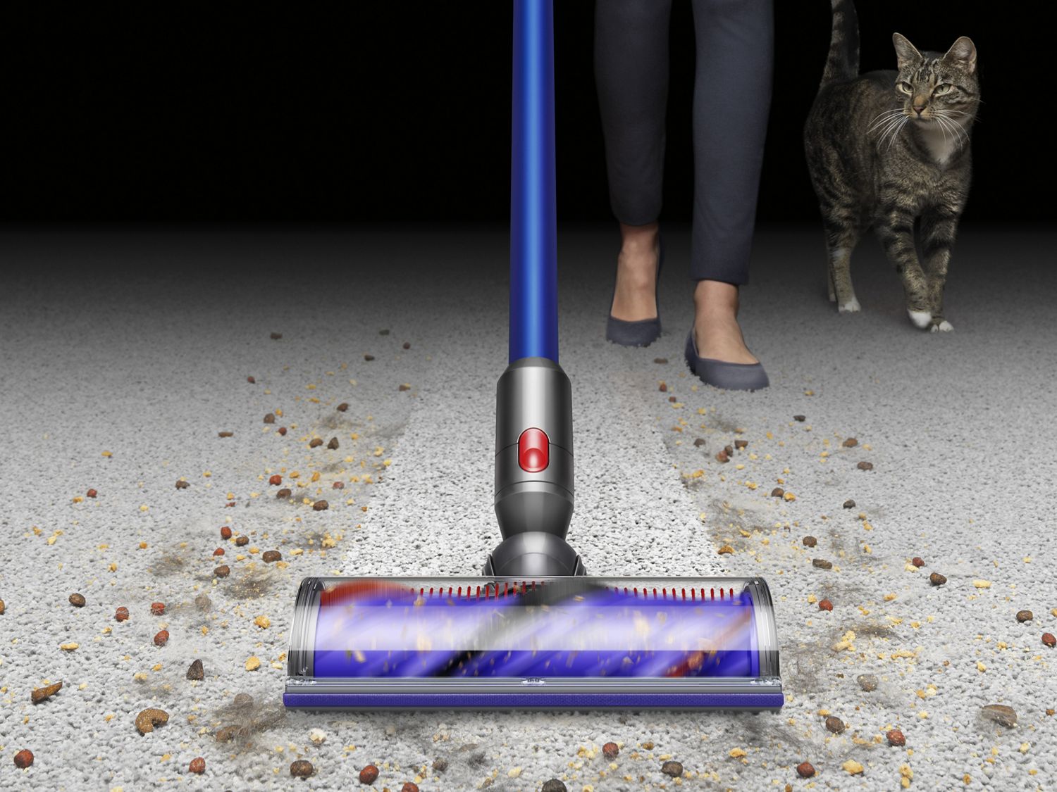 Чистильна головка переходить з твердого покриття на килим Чистильна головка переходить з твердого покриття на килим