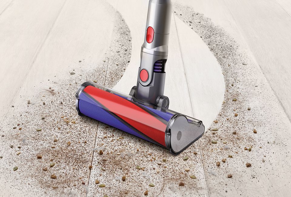 Dyson Cyclone V10 vacuum cleaner soft roller head