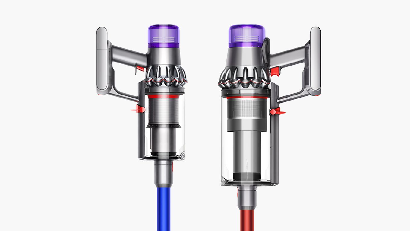 brosse douce nettoyant un clavier d'ordinateur