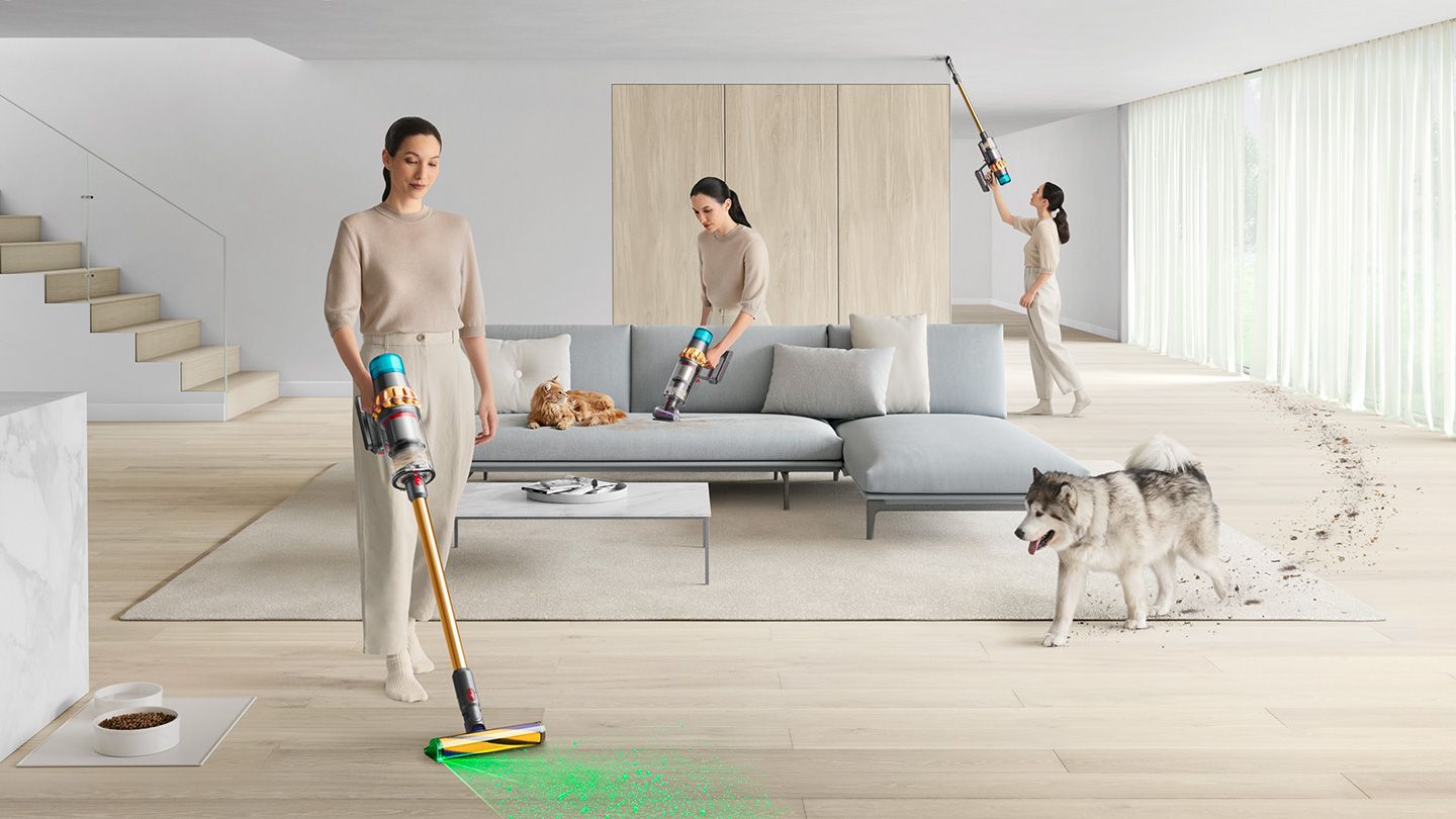 Dyson V15 Detect Absolute vacuum cleaning carpet and hard floors