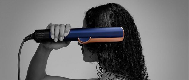 Nasse Haare gläten mit Hot Air Styler