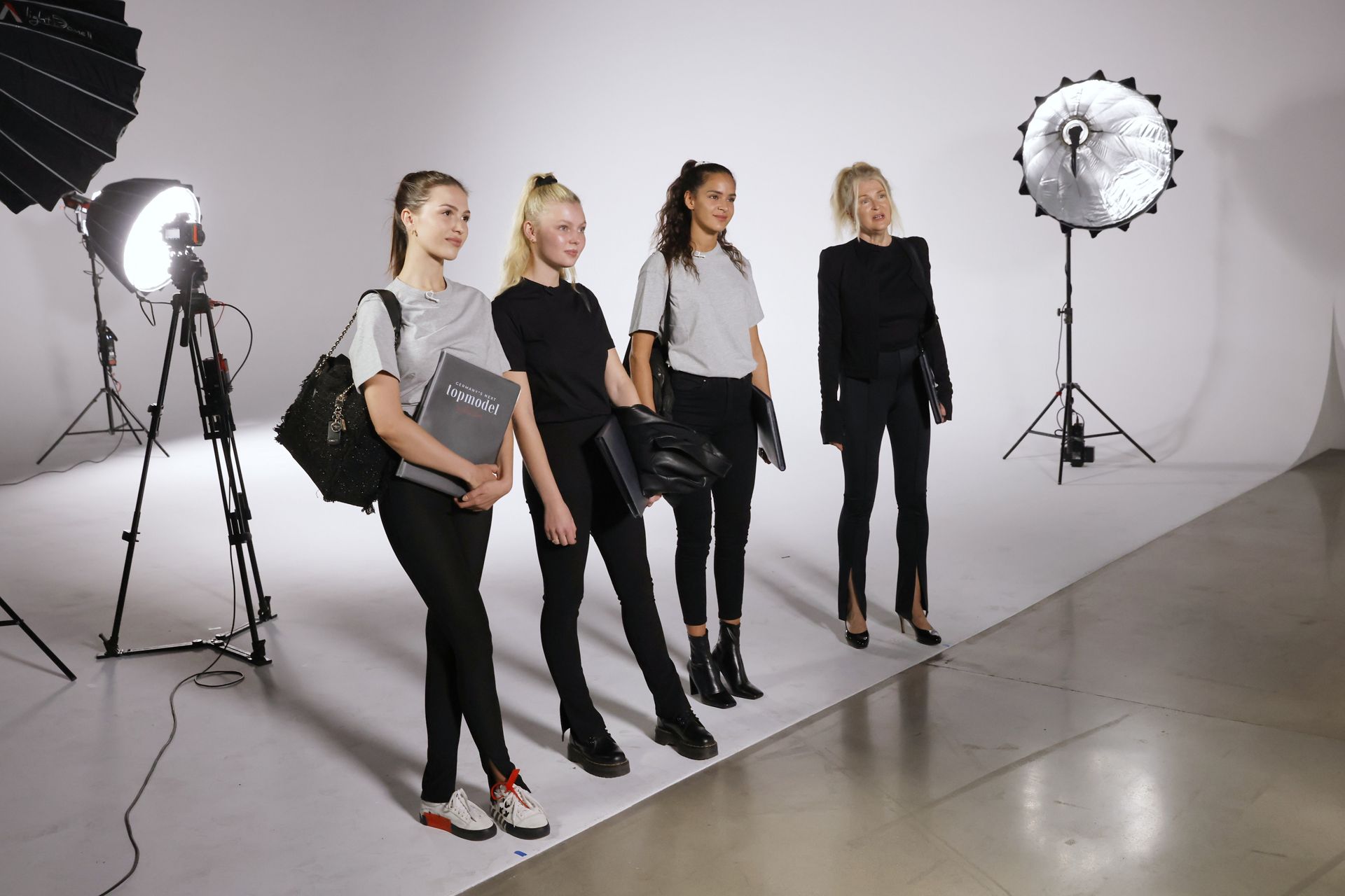 Germany's Next Topmodel Kandidatin Vivien und ihre Kolleginnen